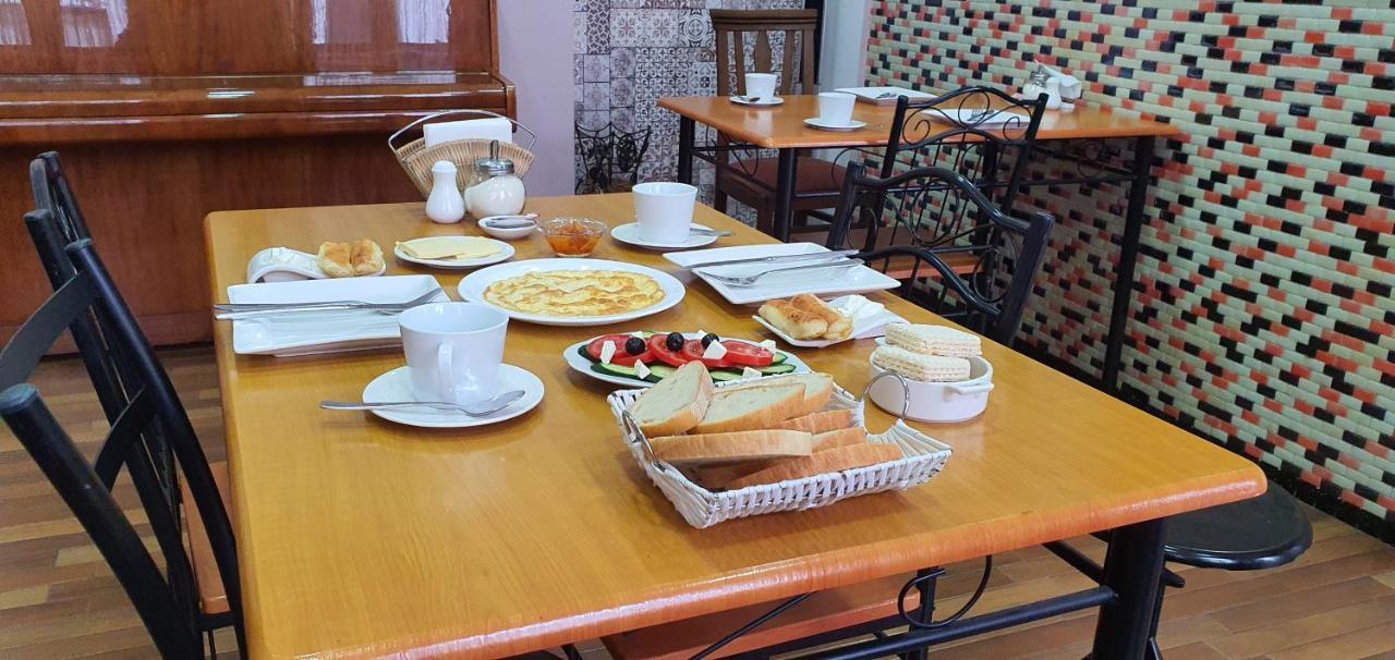 Dzveli Batumi Hotel Екстериор снимка