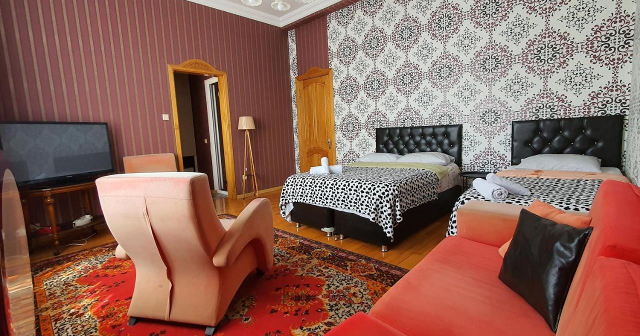 Dzveli Batumi Hotel Екстериор снимка