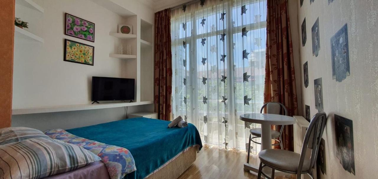 Dzveli Batumi Hotel Екстериор снимка