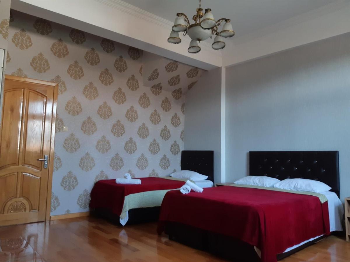 Dzveli Batumi Hotel Екстериор снимка