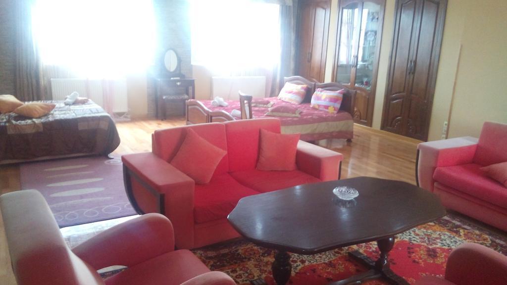 Dzveli Batumi Hotel Екстериор снимка