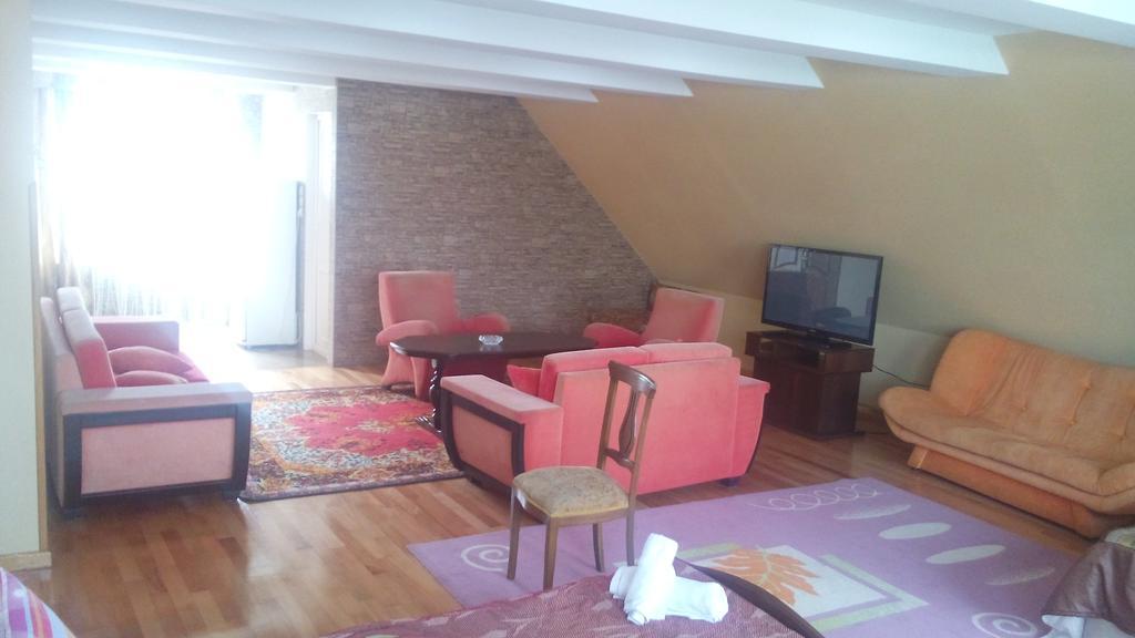 Dzveli Batumi Hotel Екстериор снимка