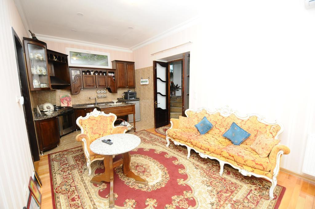 Dzveli Batumi Hotel Екстериор снимка