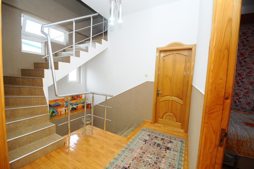 Dzveli Batumi Hotel Екстериор снимка
