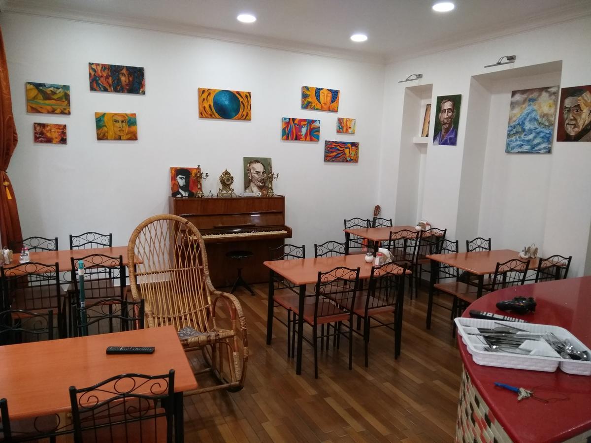 Dzveli Batumi Hotel Екстериор снимка