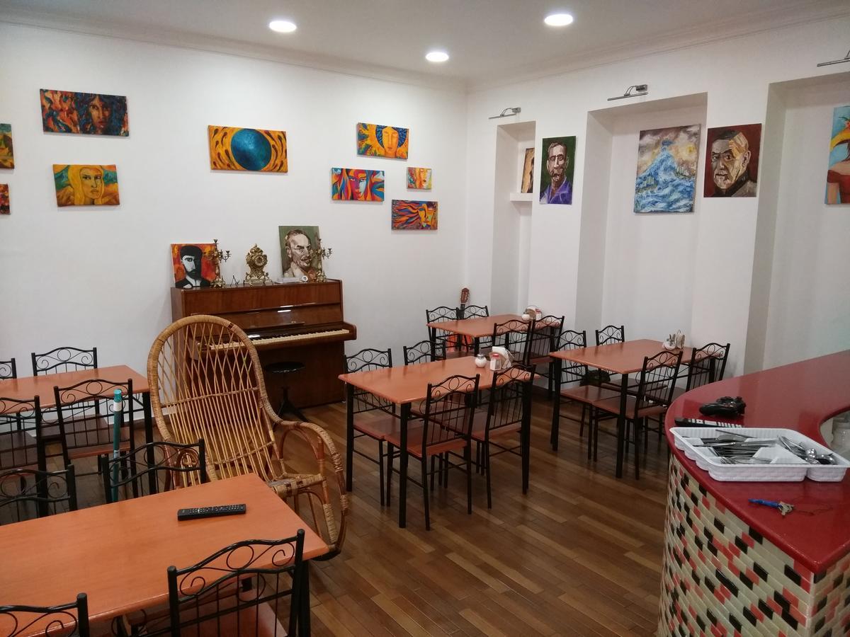 Dzveli Batumi Hotel Екстериор снимка