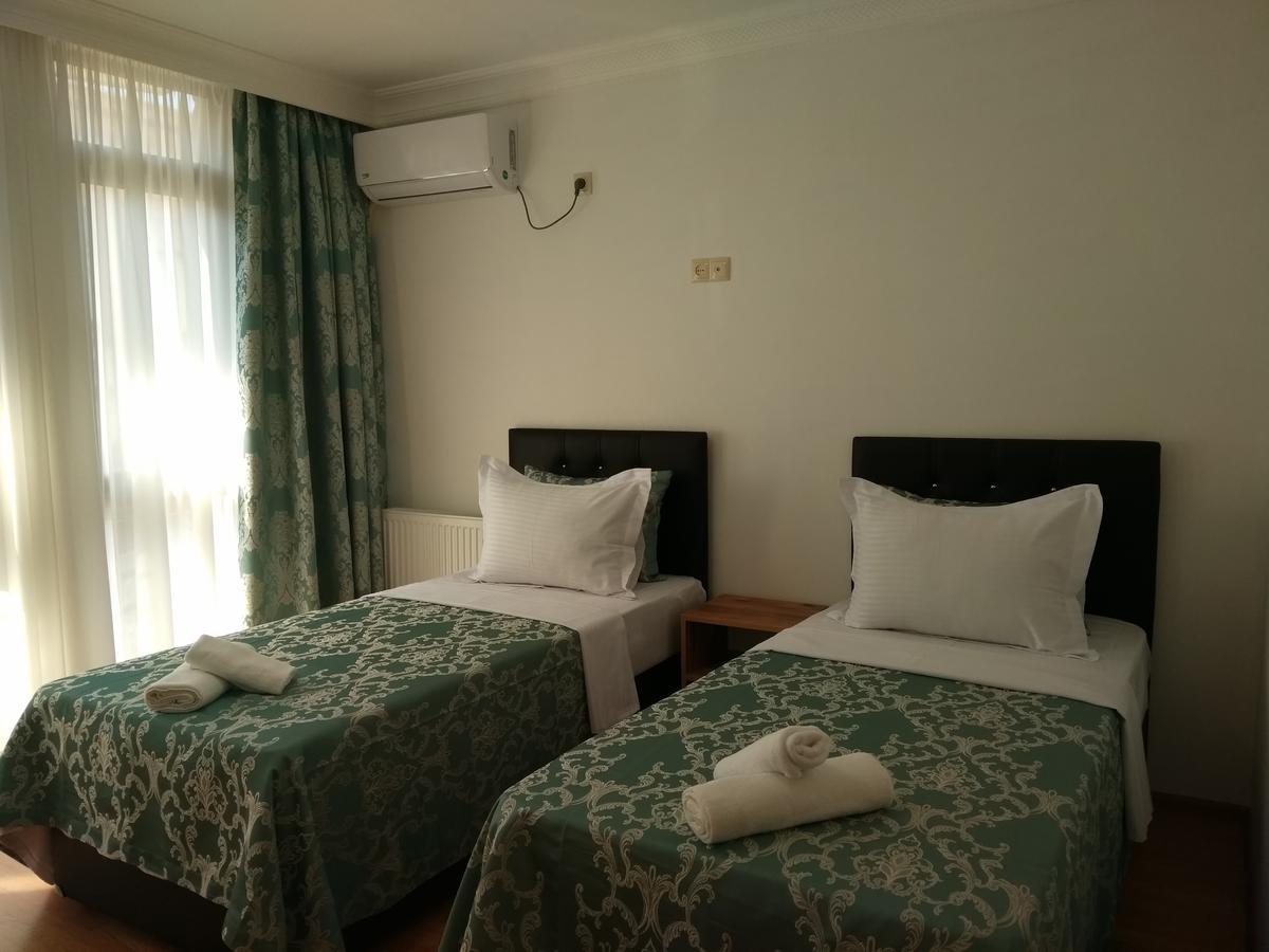 Dzveli Batumi Hotel Екстериор снимка