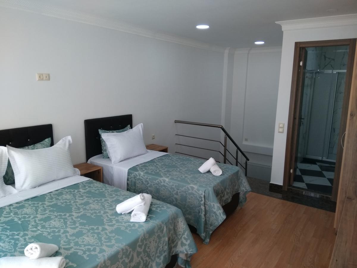 Dzveli Batumi Hotel Екстериор снимка