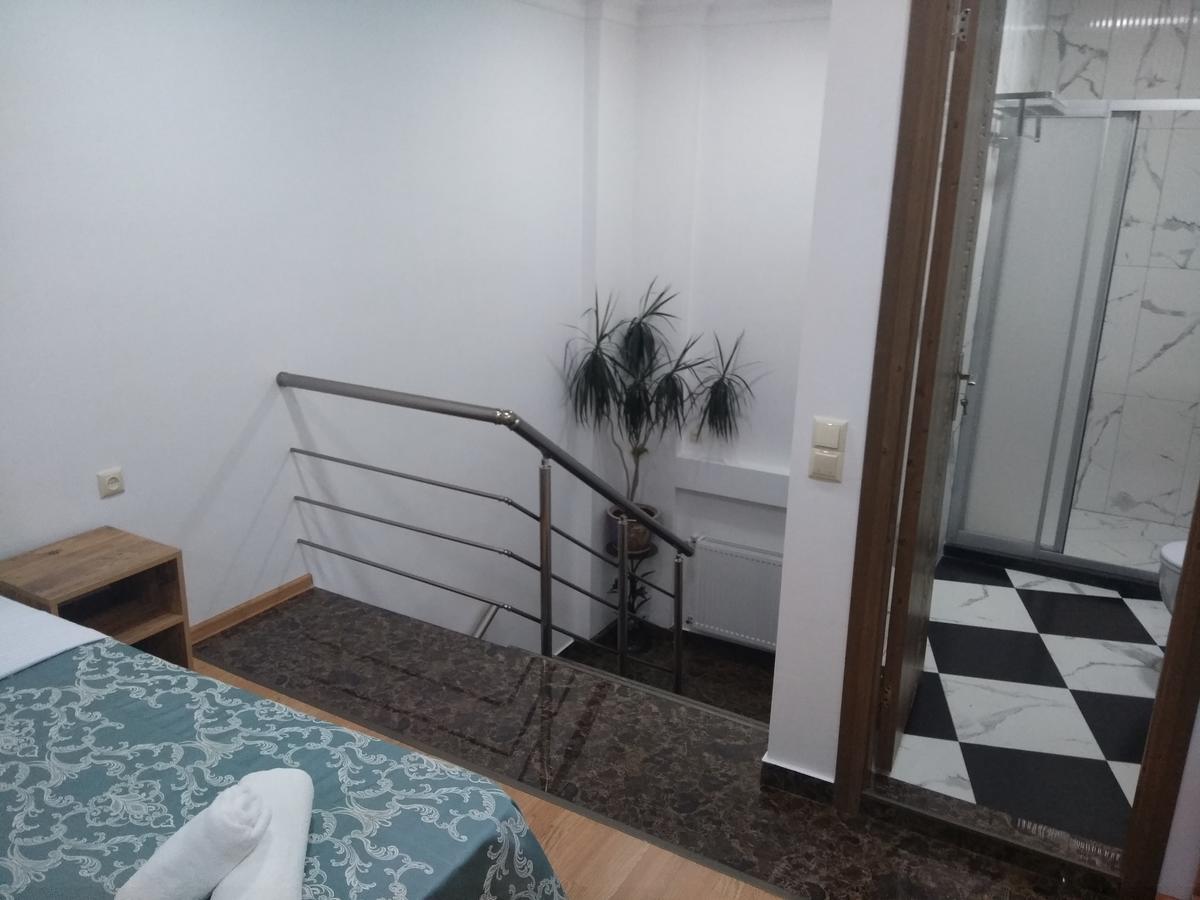 Dzveli Batumi Hotel Екстериор снимка