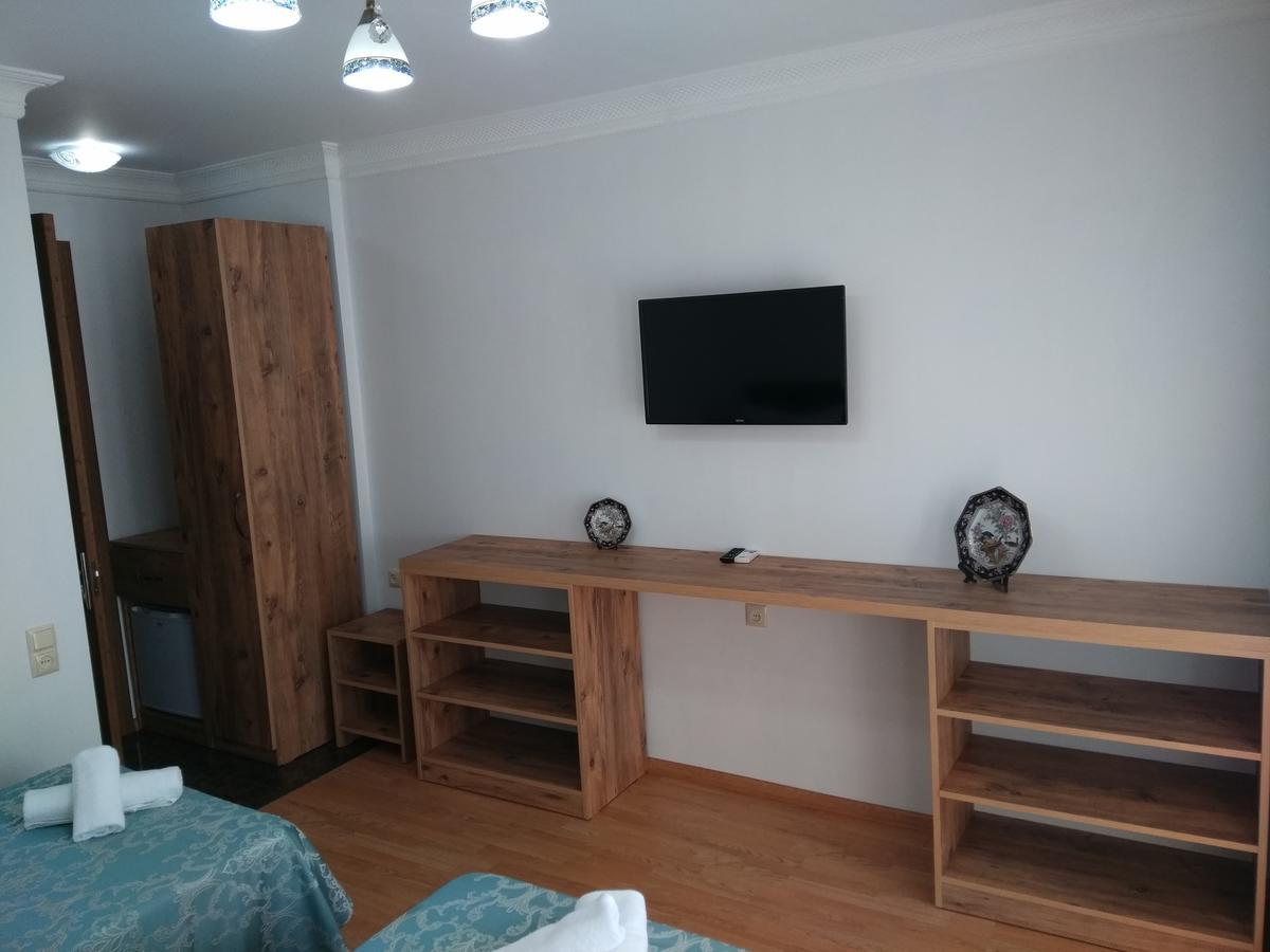 Dzveli Batumi Hotel Екстериор снимка