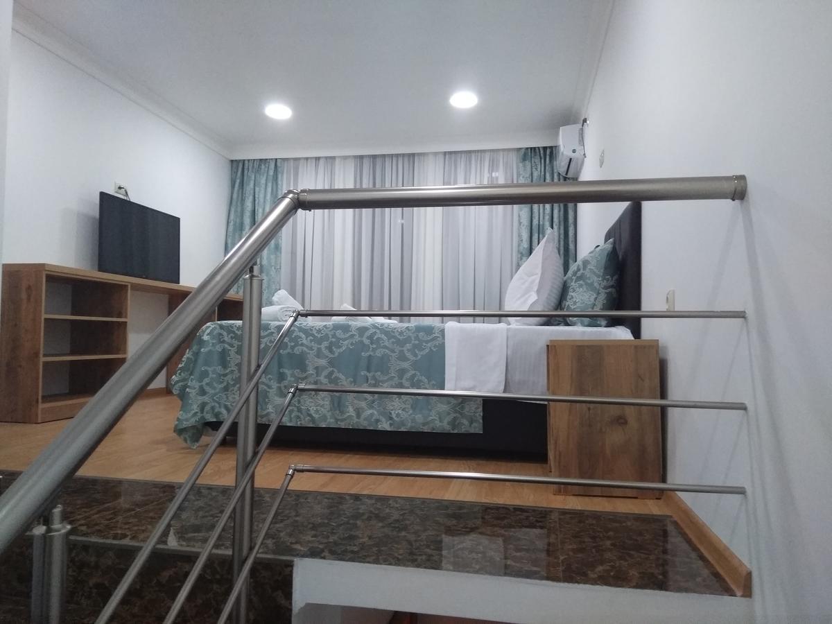 Dzveli Batumi Hotel Екстериор снимка