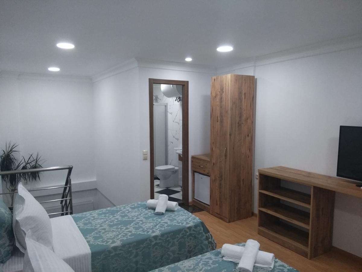 Dzveli Batumi Hotel Екстериор снимка