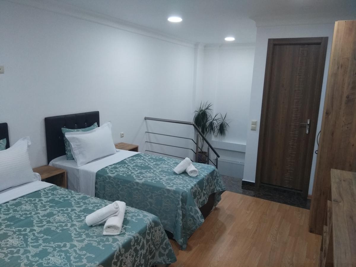 Dzveli Batumi Hotel Екстериор снимка