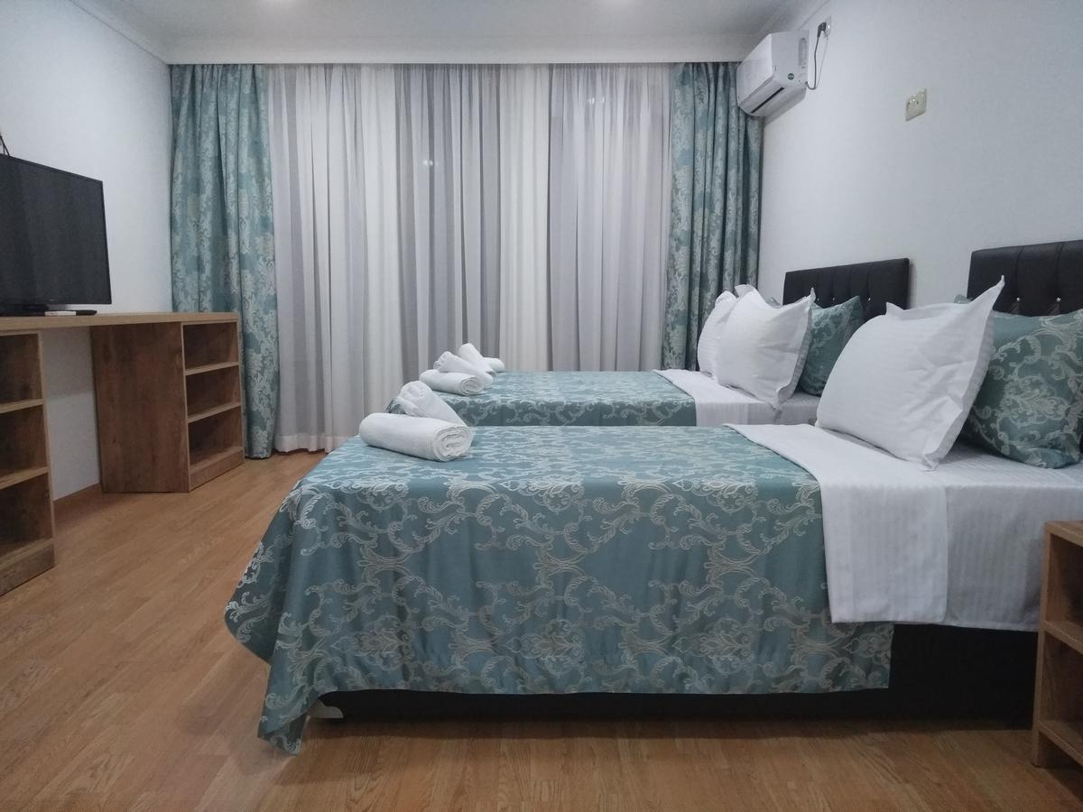 Dzveli Batumi Hotel Екстериор снимка